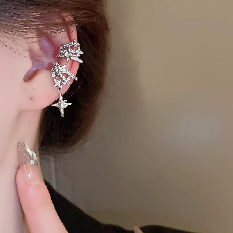 Orecchini Minimalisti con Zirc - Women Formal Wear Designers recensione e prezzo