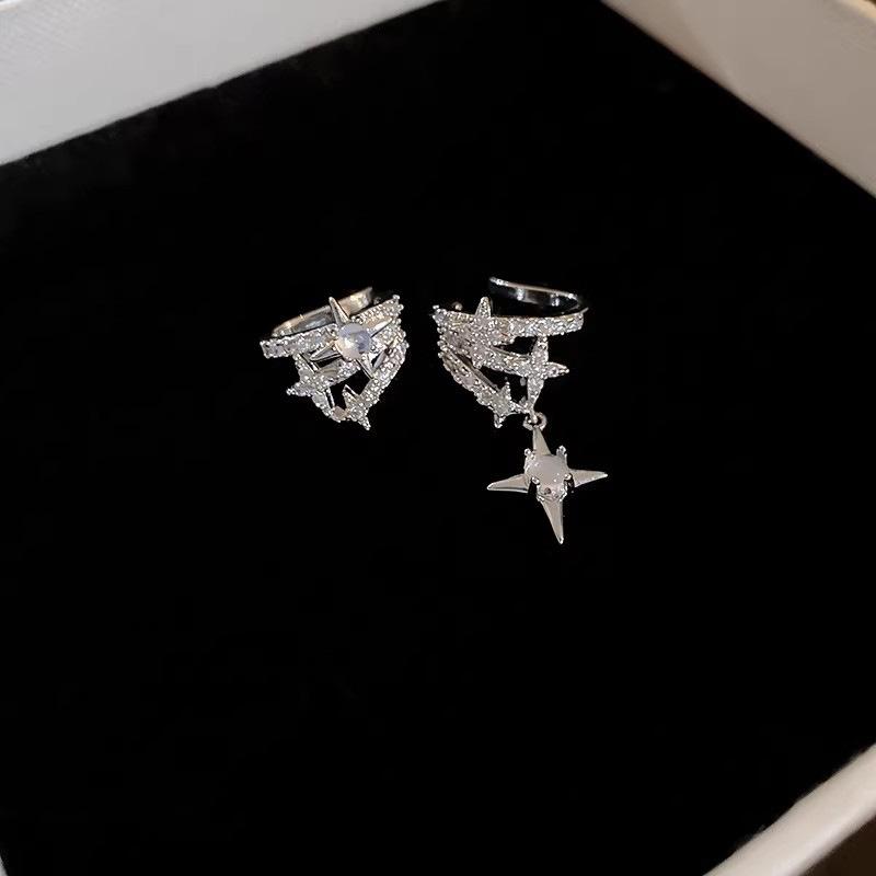 Orecchini Minimalisti con Zirc - Women Formal Wear Designers recensione e prezzo