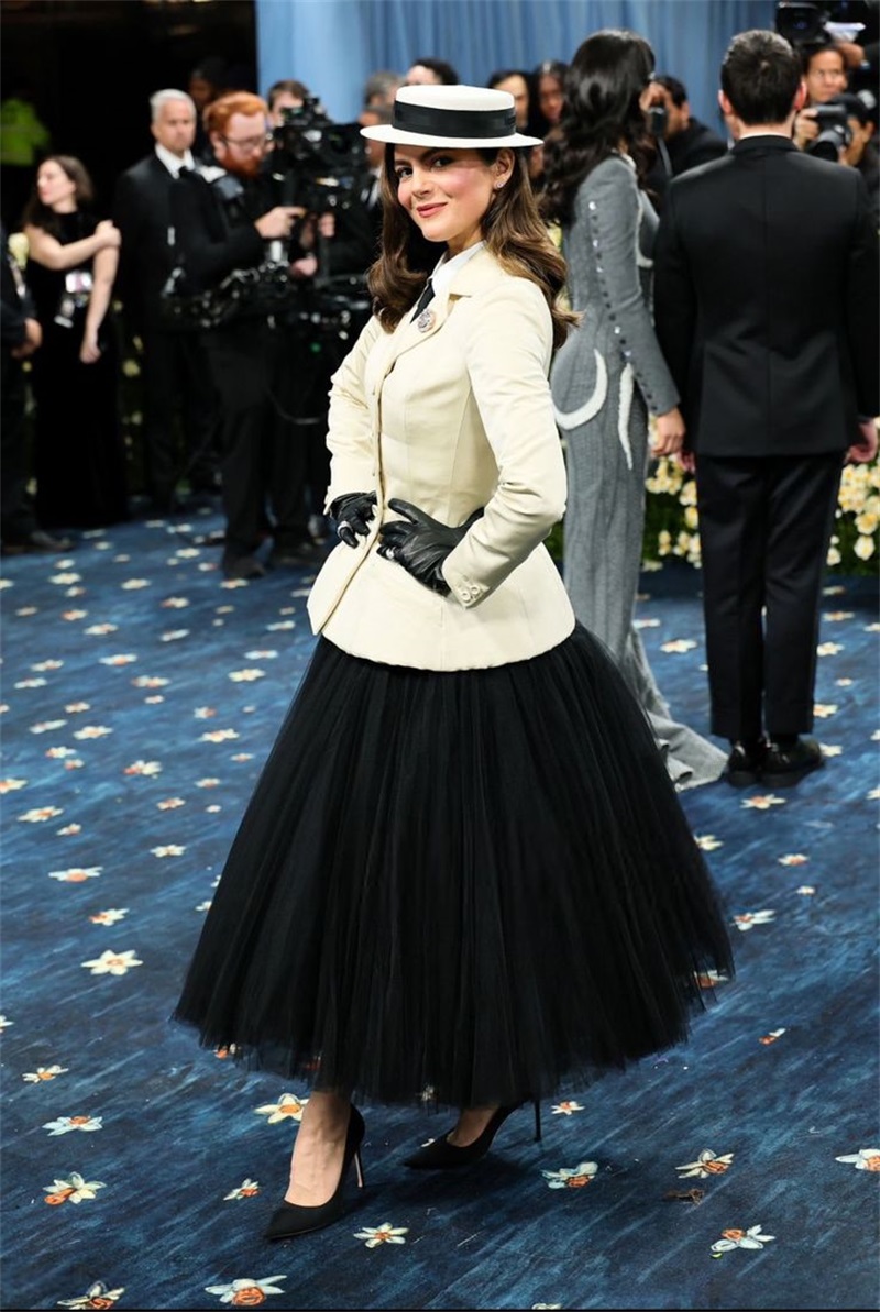 Abiti da ufficio bianchi da do - Women Formal Wear Designers recensione e prezzo