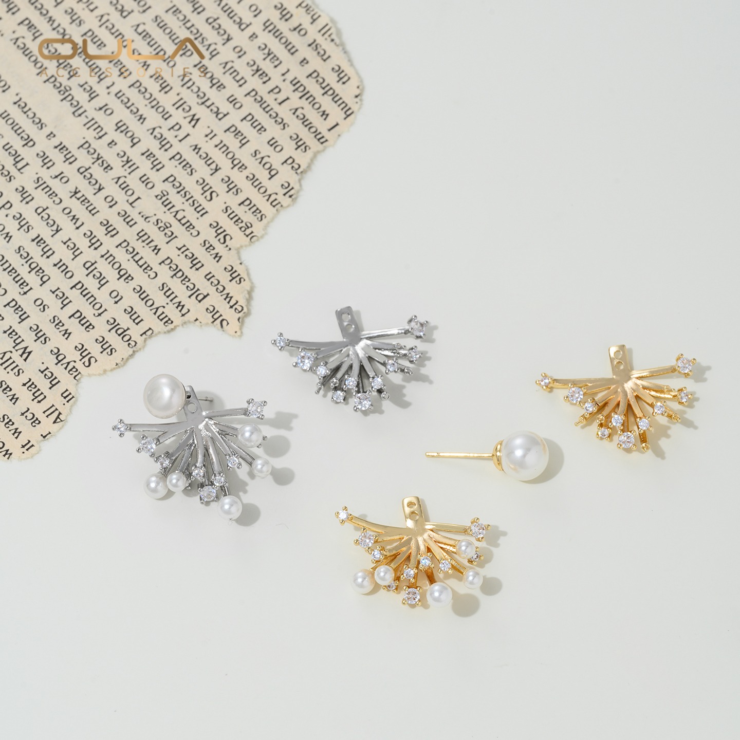 Orecchini a Perno con Zirconi  - Pearl Earring Stud recensione e prezzo